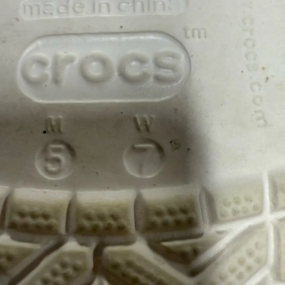 Minnie Mouse crocs - Picture 4 of 5